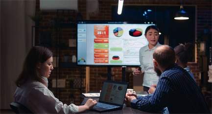 the differencen between people analytics