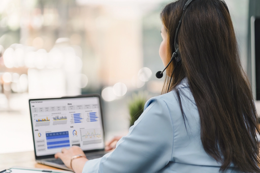 A Comprehensive Guide to Call Center Reporting and Analytics for Better Performance